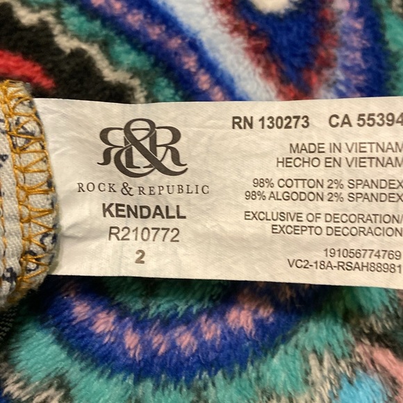 Rock Republic Blue Jeans - Picture 8 of 9